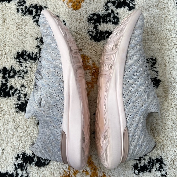 Women’s APL TechLoom Wave Hybrid Running Shoe size 6 - Picture 7 of 10